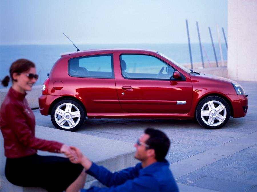  Renault Clio Sport 2002 года  (фото 67 из 76)